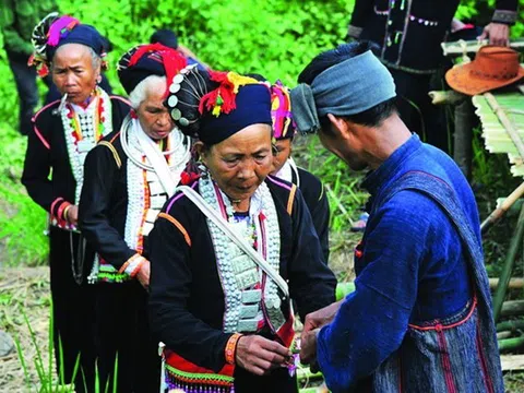 Lễ cầu mùa của người Khơ Mú