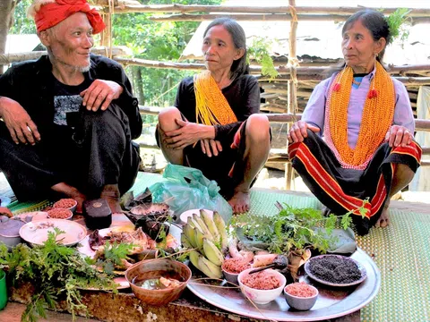 Lễ Ká pêê nau của người Ca Dong