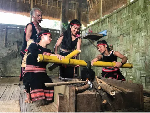 Lễ Mừng lúa mới của người Xơ-đăng