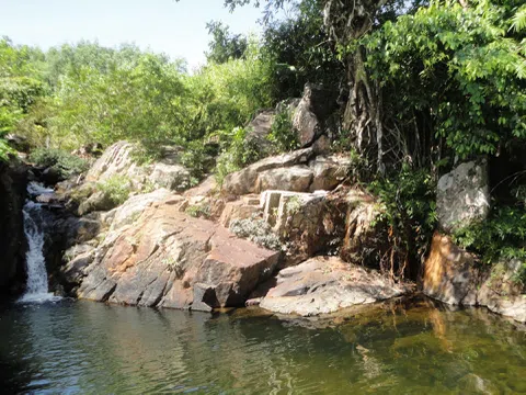 Hoang sơ suối Ục Giô