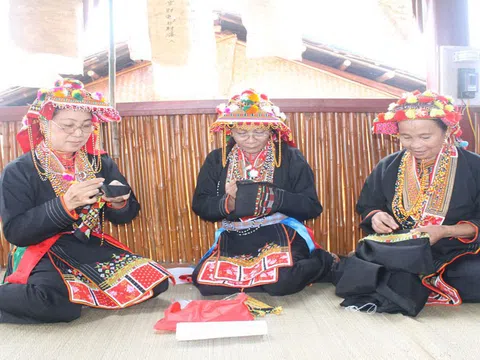 Nghệ nhân gìn giữ dân ca dân tộc Dao